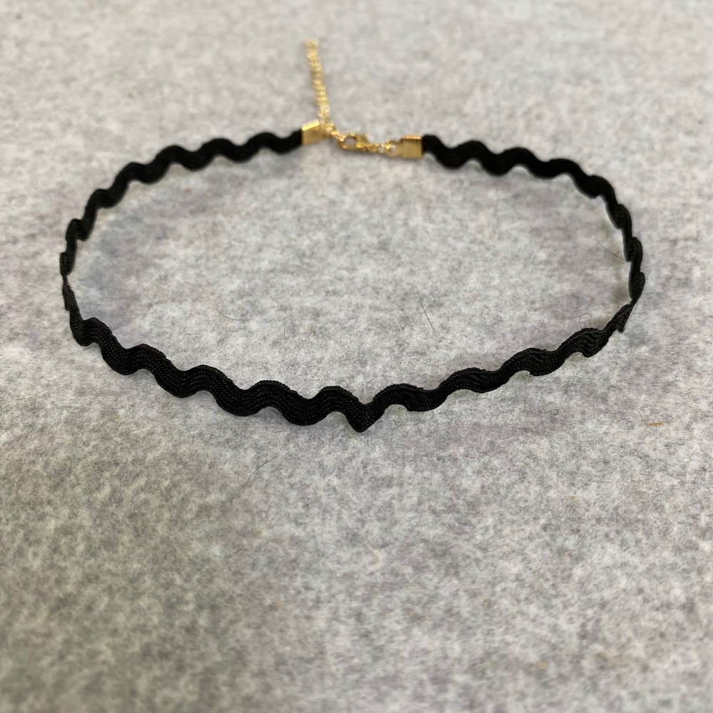 Choker Necklace Womens Black Rickrack Wavy Gold Tone 90s Grunge Y2K Goth New